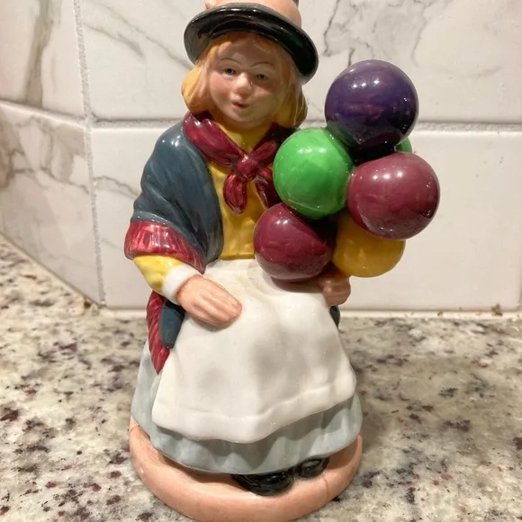Royal Doulton Figurine - Balloon Girl - Limited 1981 #HN2818 - No blemishes. - Picture 1 of 5